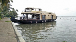 Golden Orion House Boats